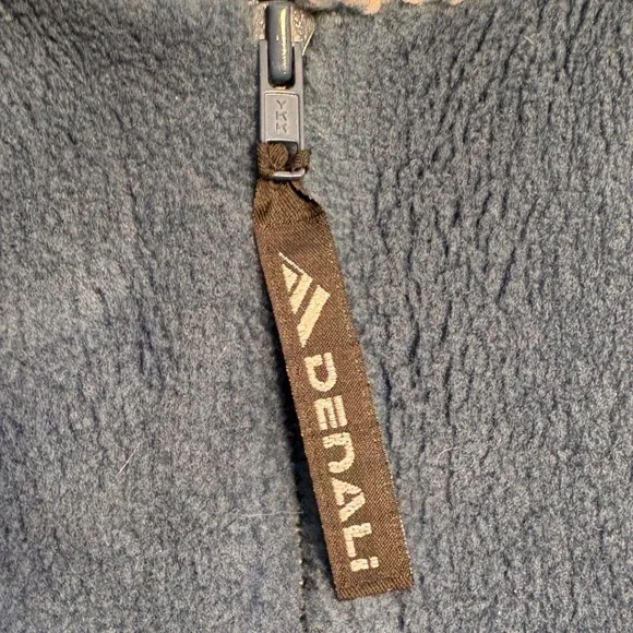 Denali VINTAGE Unisex Fleece Vest Blue Winter Village Mountain Scene Full Zip L - Picture 3 of 8